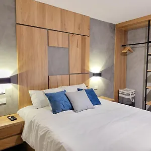 Apartment Center Flats - In El Poblado Near Park Lleras, Medellin!